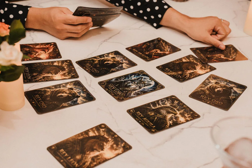 Dinámica de cartas en Noche Esotérica